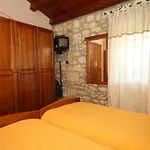 Holiday House With A Swimming Pool Krsan - Vlasici, Central Istria - Sredisnja Istra - 7686 Vikendica Krsan