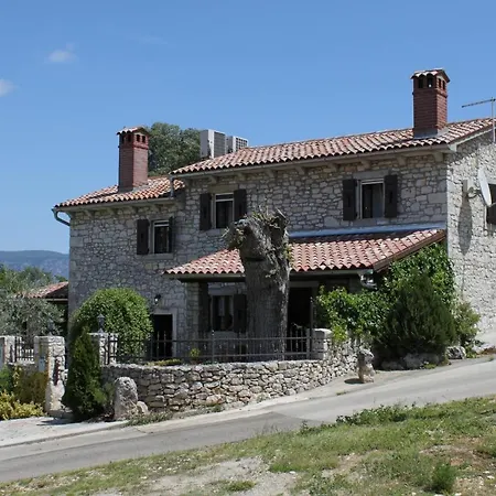 Holiday House With A Swimming Pool Krsan - Vlasici, Central Istria - Sredisnja Istra - 7686 Vikendica Krsan