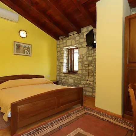 Holiday House With A Swimming Pool Krsan - Vlasici, Central Istria - Sredisnja Istra - 7686 *